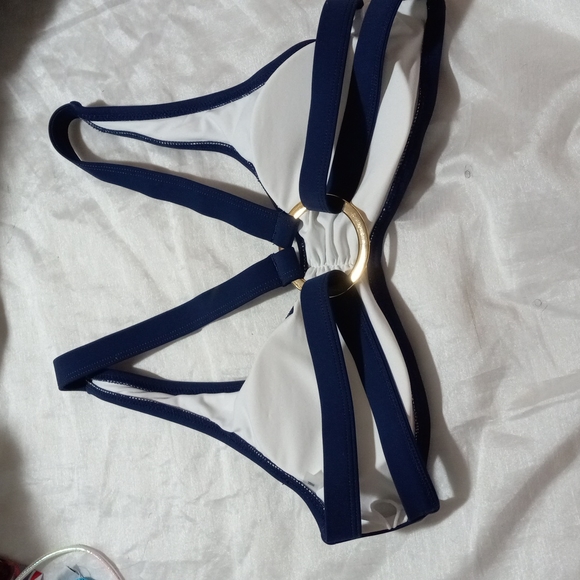 Bikini Swimsuit Top Navy Gold Ring Strap-Back 1-Piece M Removable Pads New - Picture 2 of 5